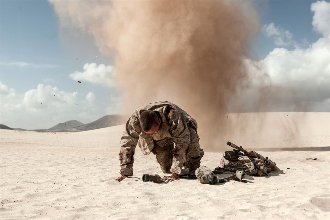 Überleben - Ein Soldat kämpft niemals allein : Bild Armie Hammer