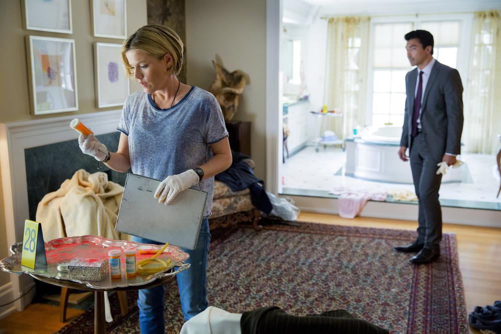 Murder In The First : Bild Kathleen Robertson, Ian Anthony Dale
