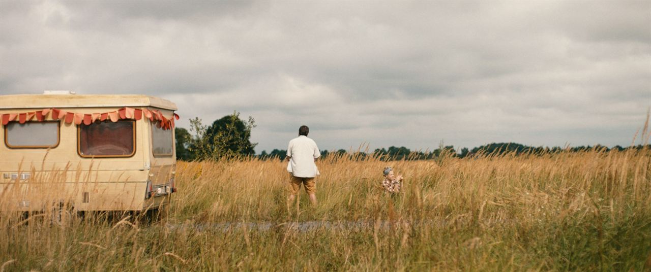 Lucky Loser - Ein Sommer in der Bredouille : Bild Peter Trabner, Emma Bading