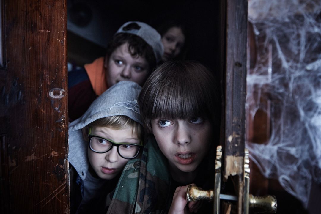 Hinter der blauen Tür - Wenn Träume wahr werden : Bild Dominik Kowalczyk, Sara Lugowska, Oskar Wojciechowski, Jakub Gawarecki