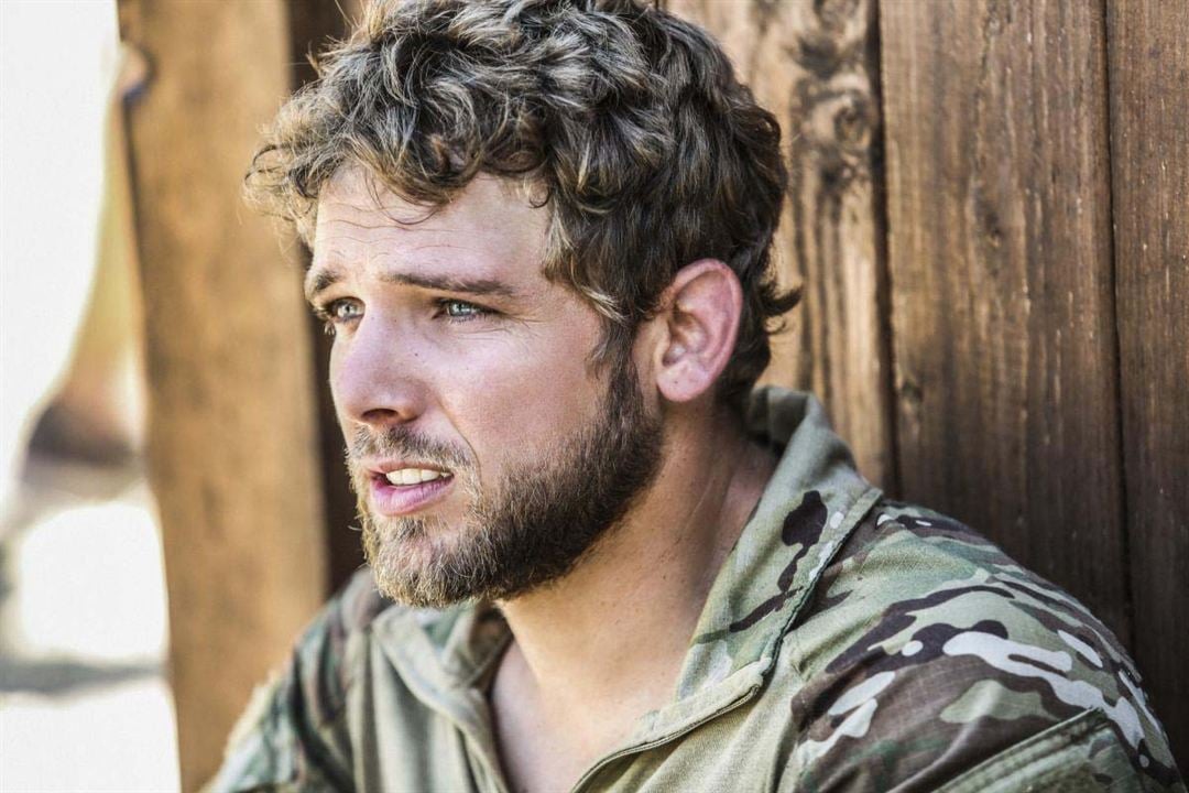 SEAL Team : Bild Max Thieriot