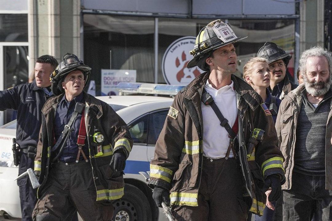 Chicago Fire : Bild Jesse Spencer, Yuri Sardarov, David Eigenberg, Kara Killmer