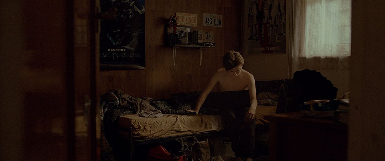 Vind Die Domme Trut En Gooi Haar In De Rivier : Bild