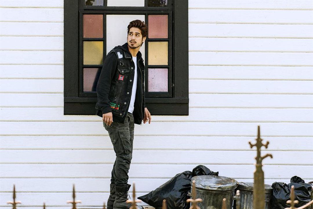 Bild Zu Avan Jogia Ghost Wars Bild Avan Jogia Foto Von Filmstarts De