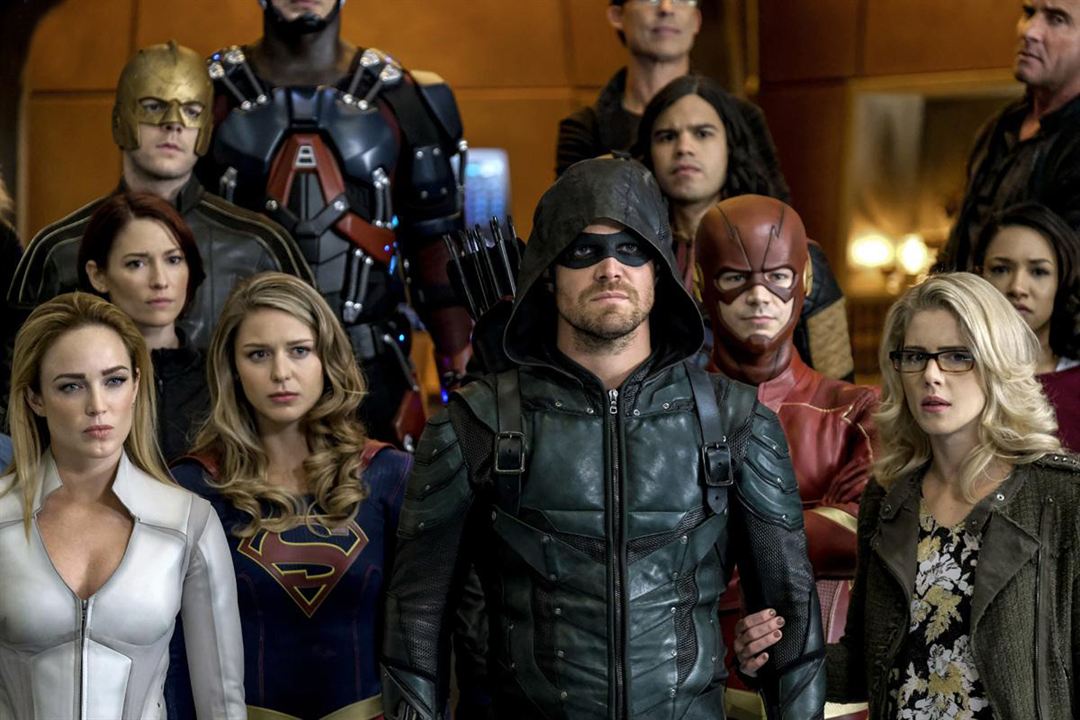 DC's Legends Of Tomorrow : Bild Stephen Amell, Candice Patton, Caity Lotz, Grant Gustin, Emily Bett Rickards, Melissa Benoist, Carlos Valdes, Chyler Leigh, Dominic Purcell, Russell Tovey