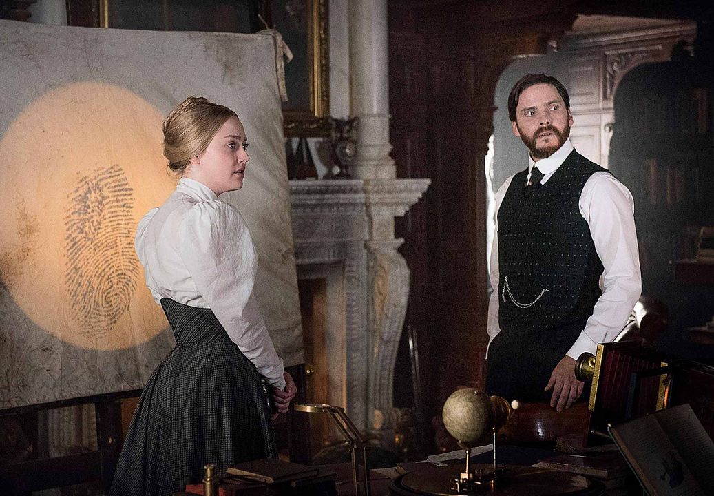 Bild Dakota Fanning, Daniel Brühl