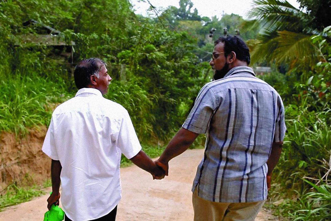 Demons in Paradise : Bild