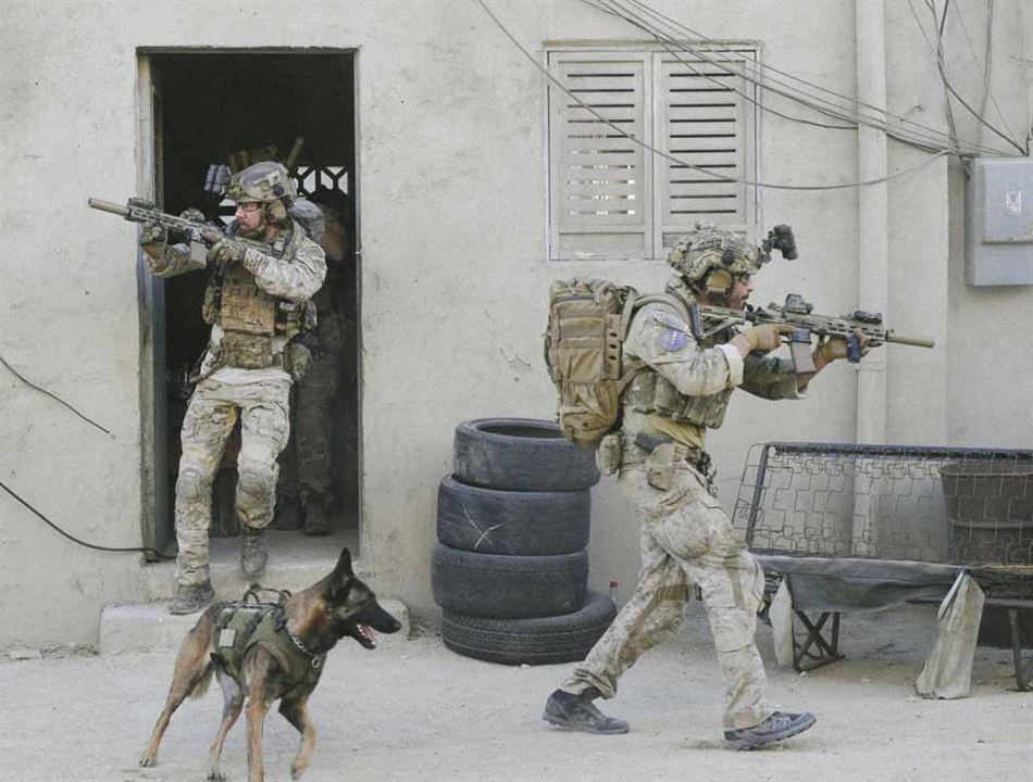 SEAL Team : Bild Tyler Grey