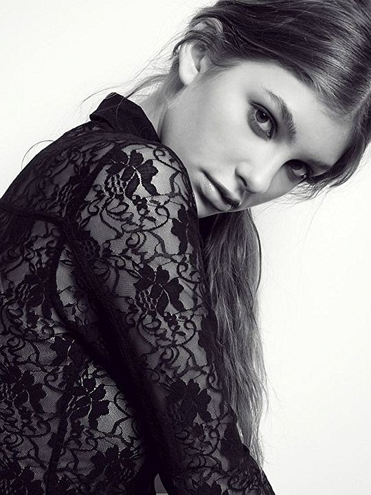 Kinoposter Camila Morrone