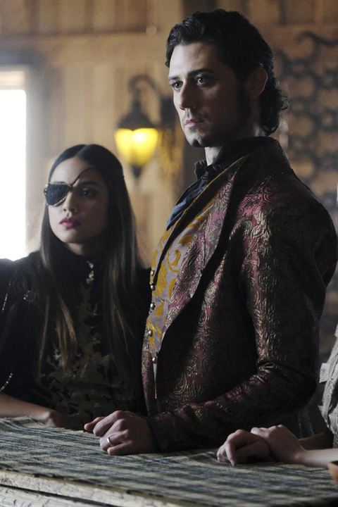 The Magicians : Bild Hale Appleman, Summer Bishil