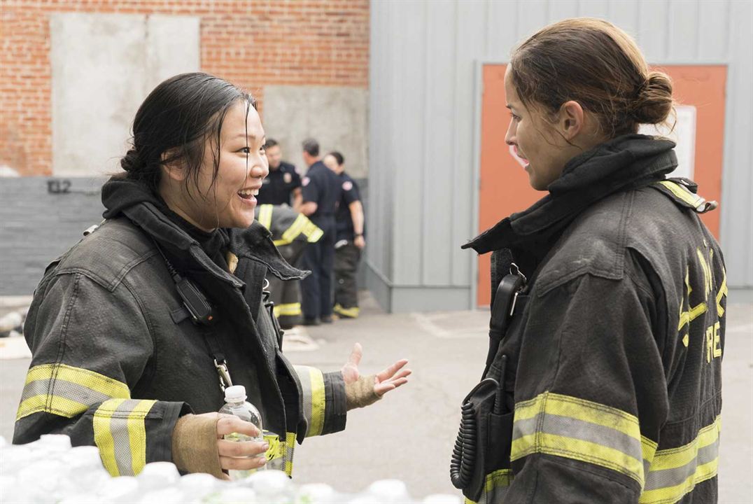 Seattle Firefighters - Die jungen Helden : Bild Jee Young Han, Jaina Lee Ortiz