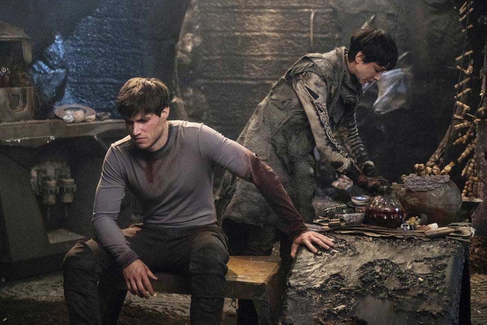 Krypton : Bild Sonita Henry, Cameron Cuffe