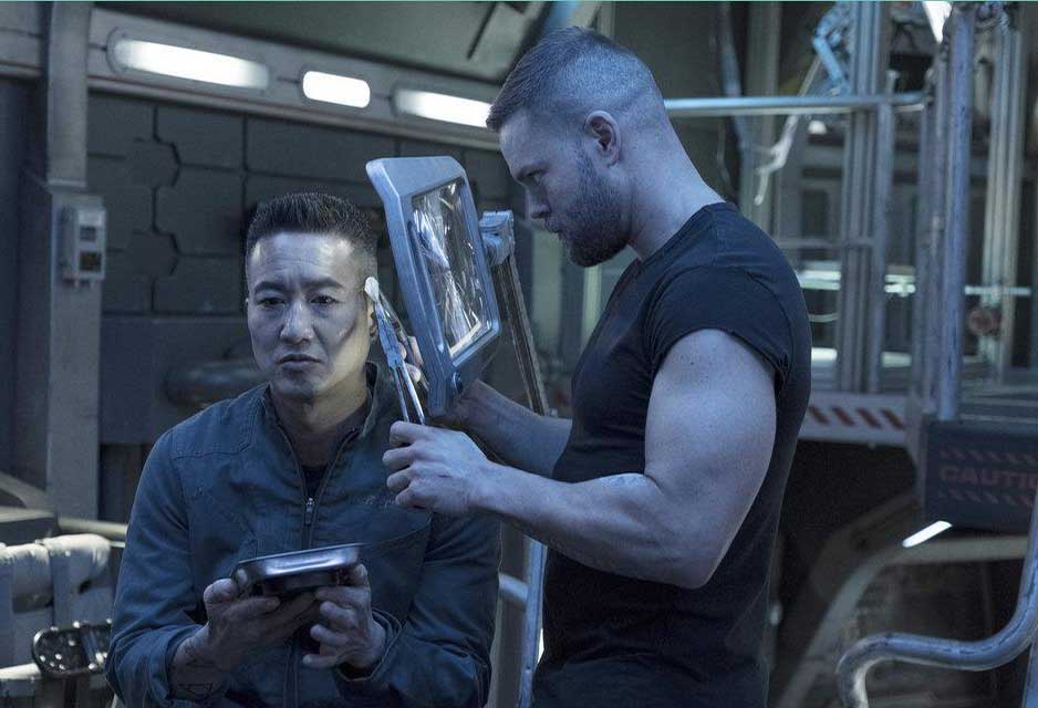 The Expanse : Bild Wes Chatham, Terry Chen