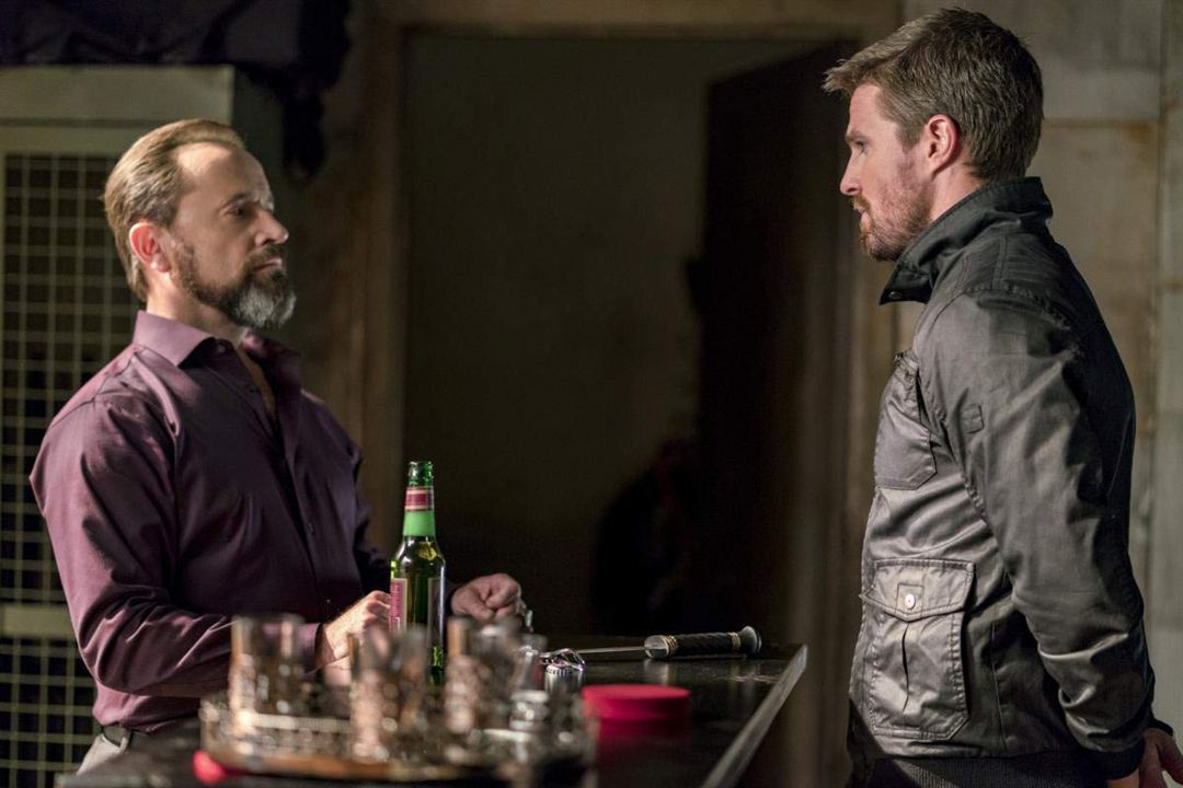 Arrow : Bild Stephen Amell, David Nykl