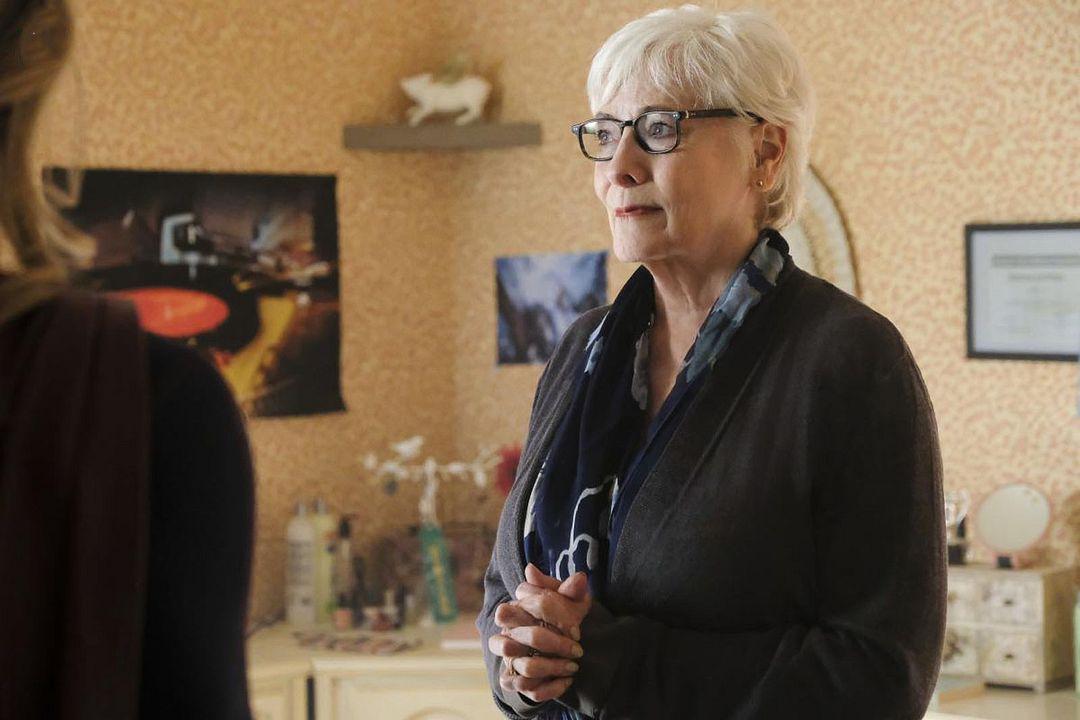 Supergirl : Bild Betty Buckley