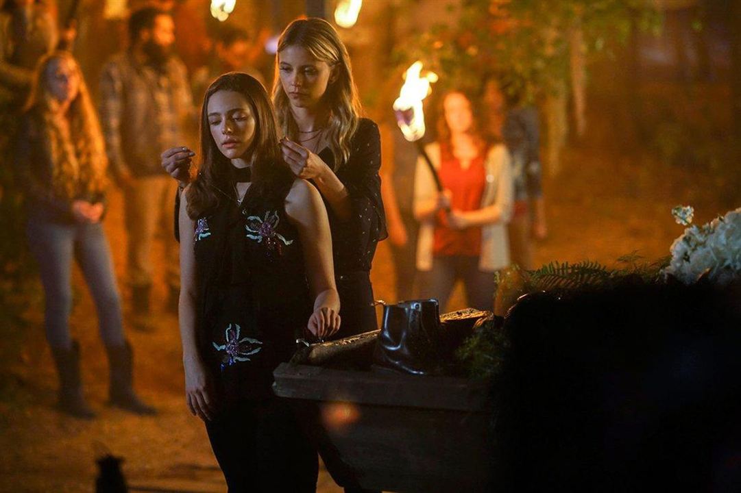 The Originals : Bild Danielle Rose Russell, Riley Voelkel