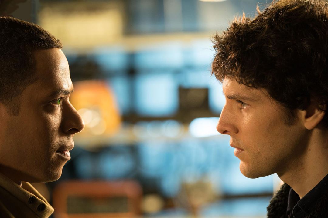 Humans : Bild Ukweli Roach, Colin Morgan (II)