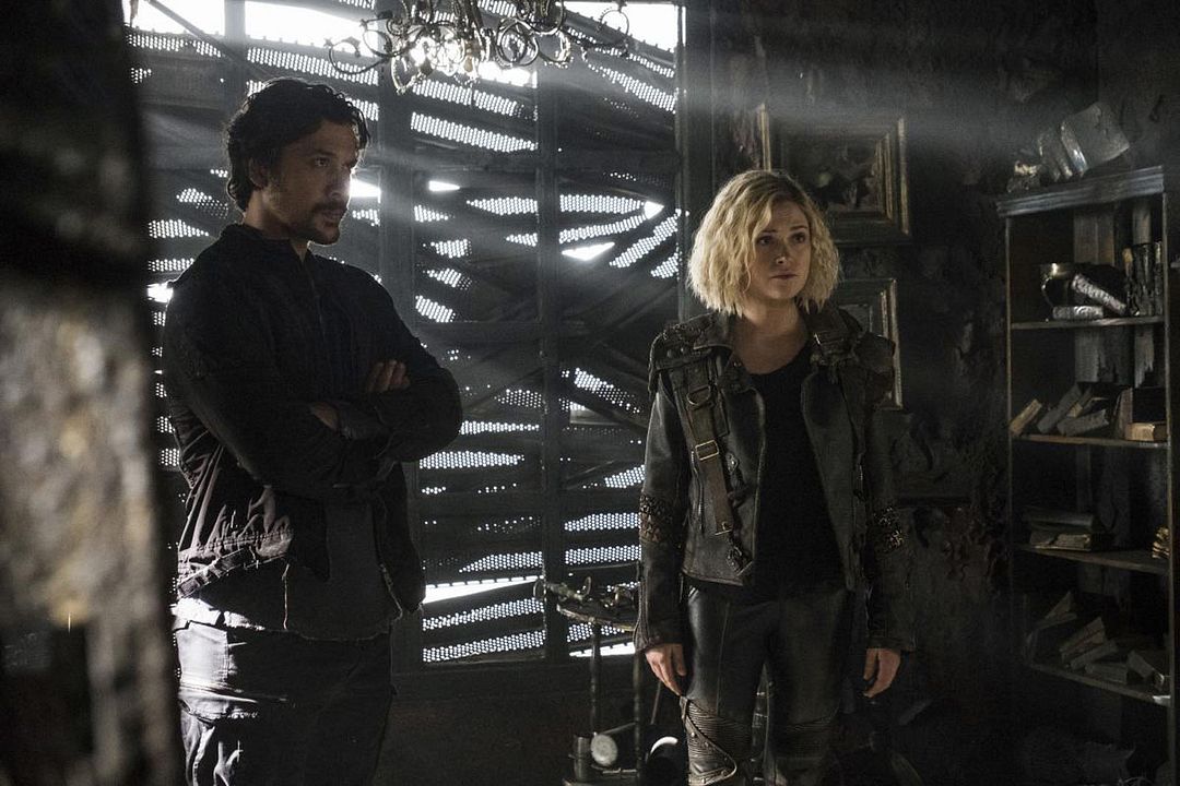 The 100 : Bild Bob Morley, Eliza Taylor