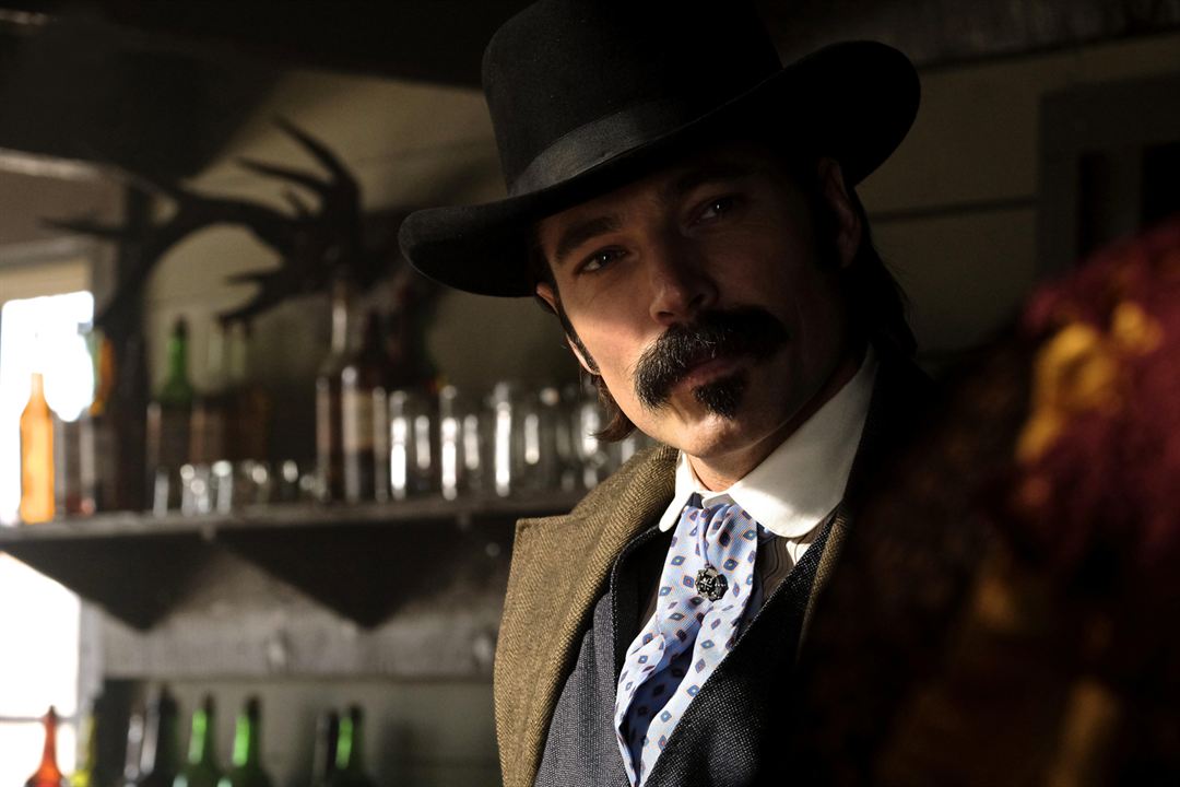 Wynonna Earp : Bild Tim Rozon