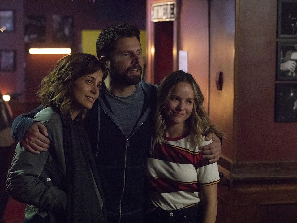 A Million Little Things : Bild Allison Miller, James Roday Rodriguez, Stephanie Szostak