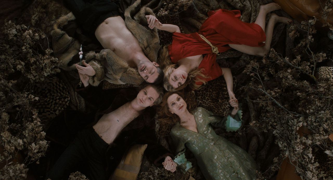 Bild Melvil Poupaud, Galatea Bellugi, Lukas Ionesco, Isabelle Huppert