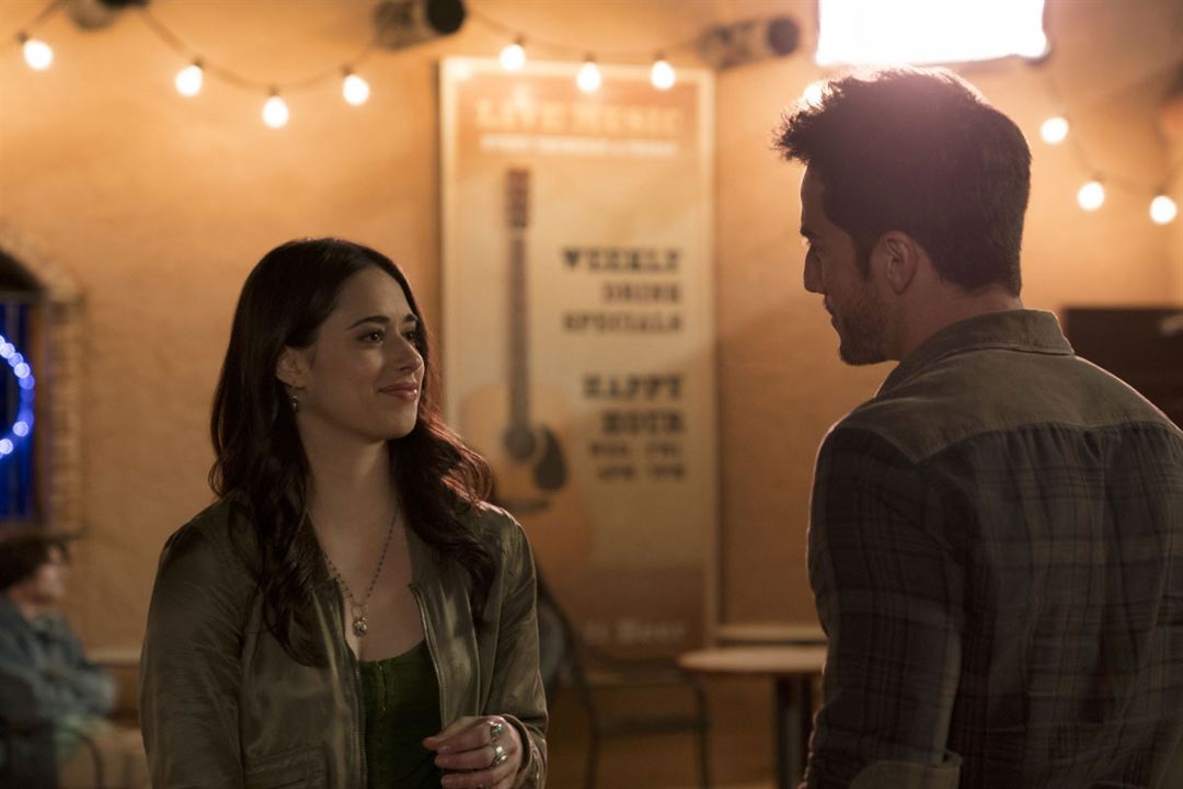 Roswell: New Mexico : Bild Michael Trevino, Jeanine Mason