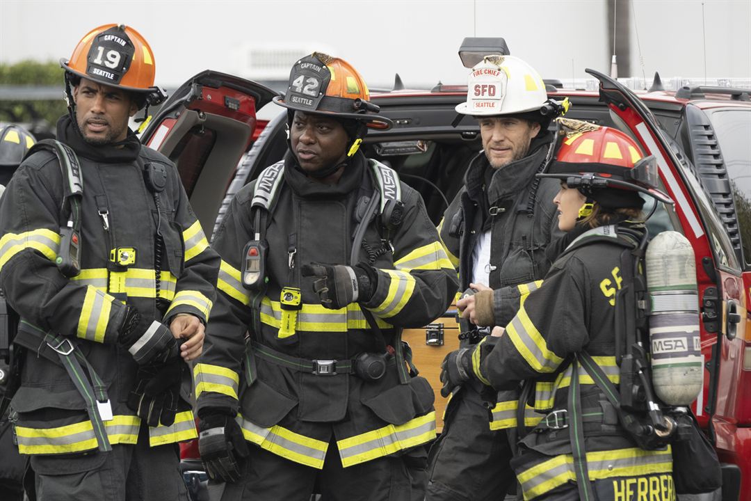 Seattle Firefighters - Die jungen Helden : Bild Dohn Norwood, Boris Kodjoe, Jaina Lee Ortiz