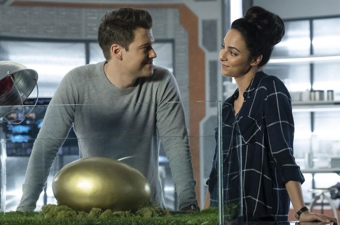 DC's Legends Of Tomorrow : Bild Nick Zano, Tala Ashe