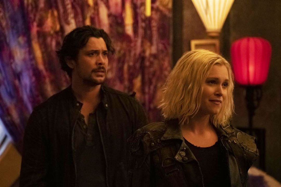 The 100 : Bild Eliza Taylor, Bob Morley