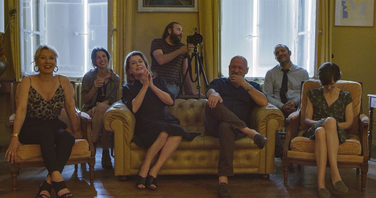 Die Familienfeier : Bild Vincent Macaigne, Catherine Deneuve, Emmanuelle Bercot, Cédric Kahn