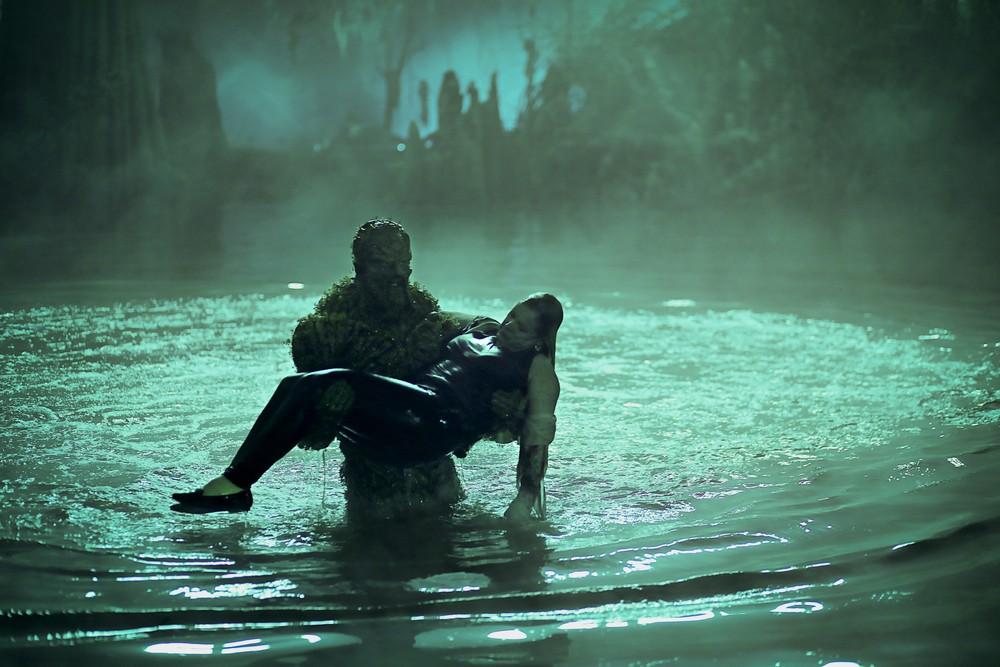 Swamp Thing : Bild Virginia Madsen, Derek Mears