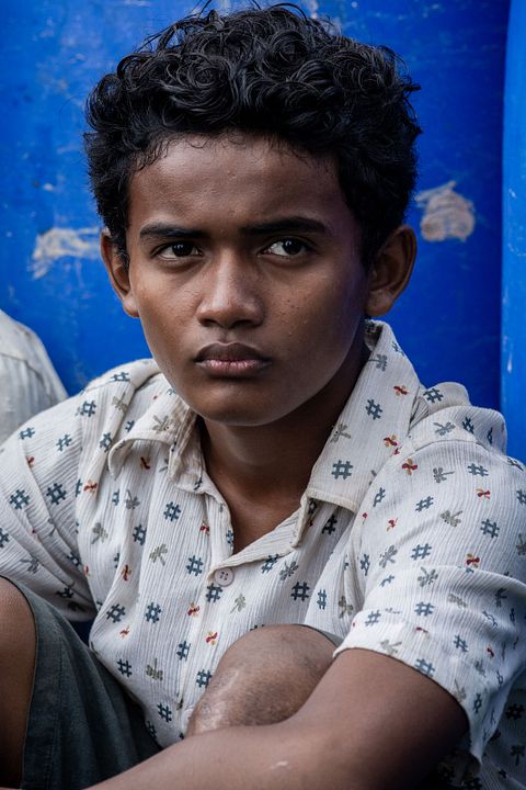 Buoyancy : Bild Sarm Heng