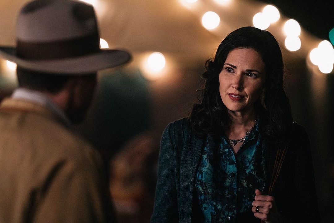 Project Blue Book : Bild Laura Mennell