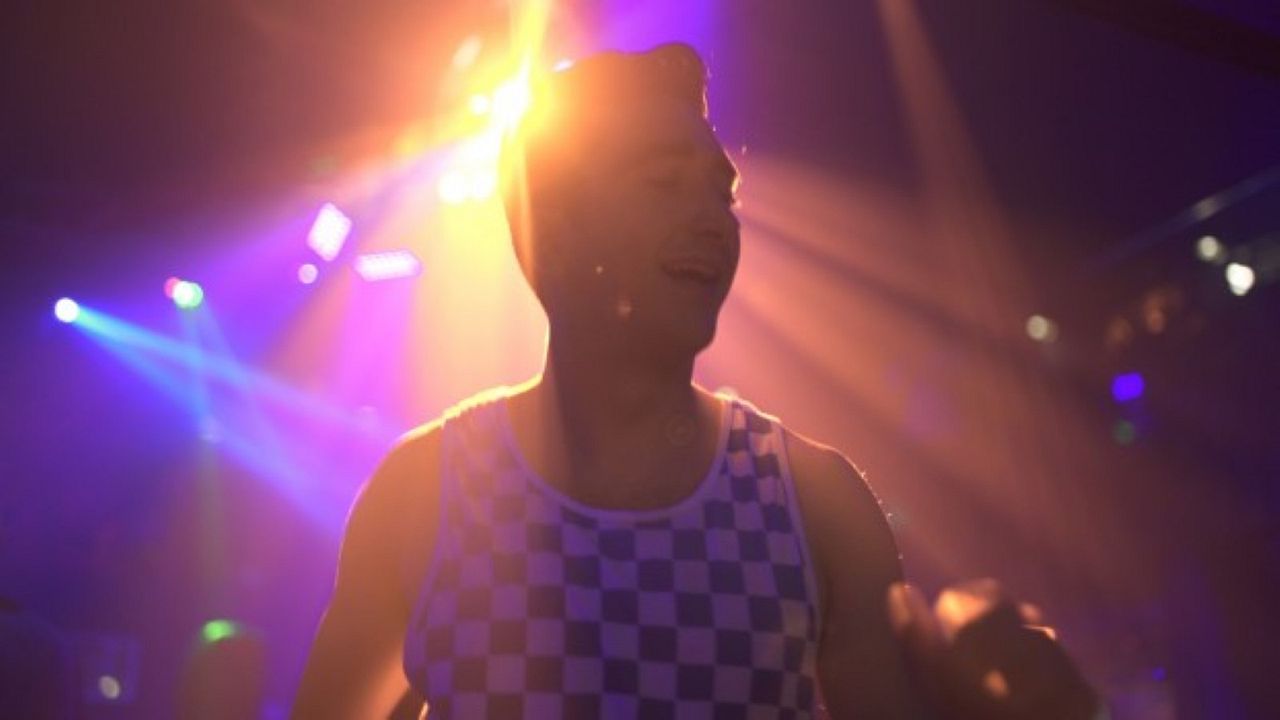 Bathroom Stalls & Parking Lots : Bild