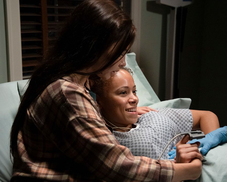 Mysterious Mermaids : Bild Eline Powell, Kiomi Pyke