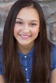 Kinoposter Avery Pizzuto