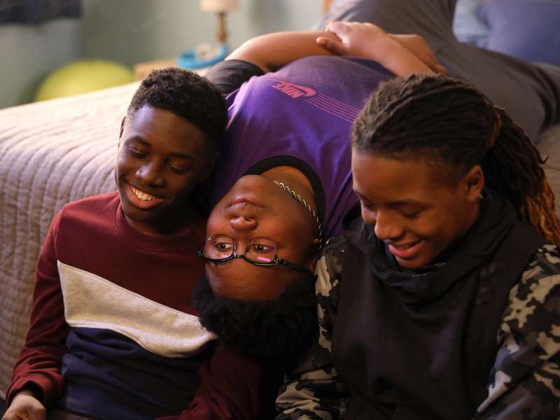 The Chi : Bild Shamon Brown Jr., Michael Epps, Alex R. Hibbert