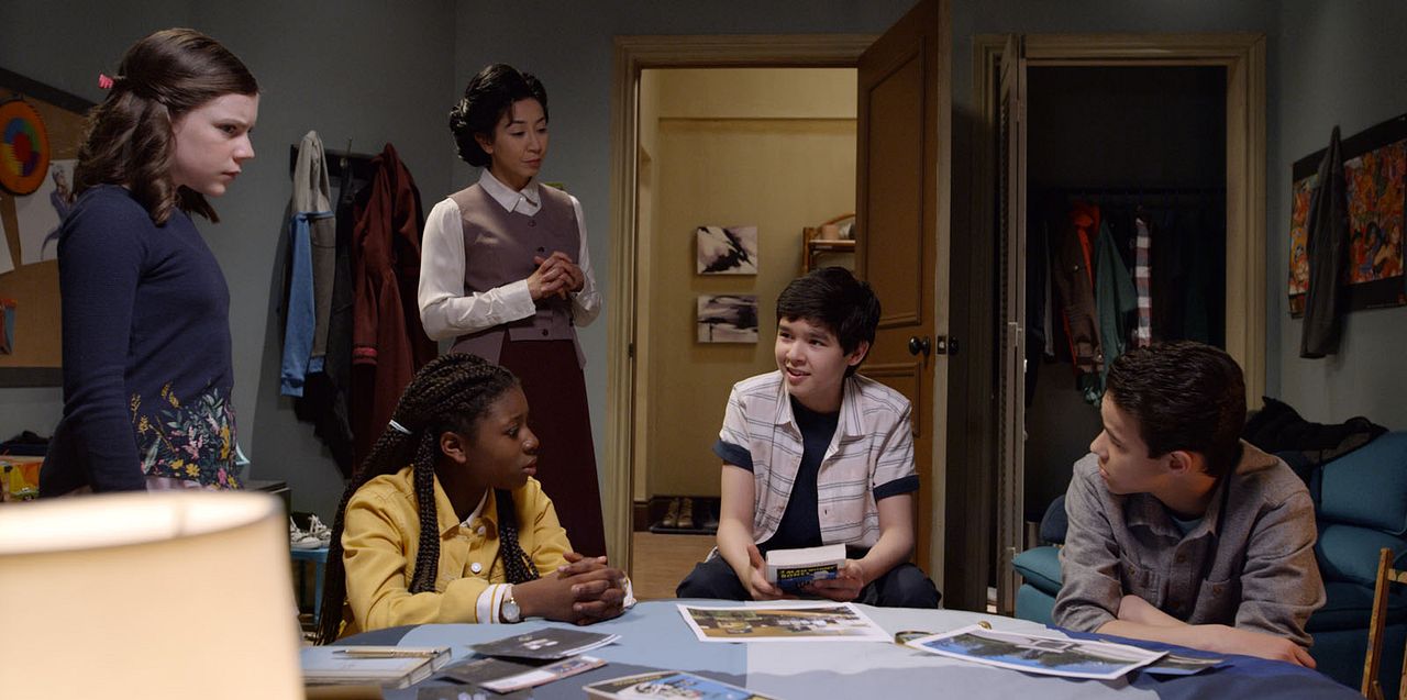 Vier Freunde und die Geisterhand : Bild Justin Sanchez, Hannah Levinson, Amadi Chapata, Zoe Doyle, Isaac Arellanes