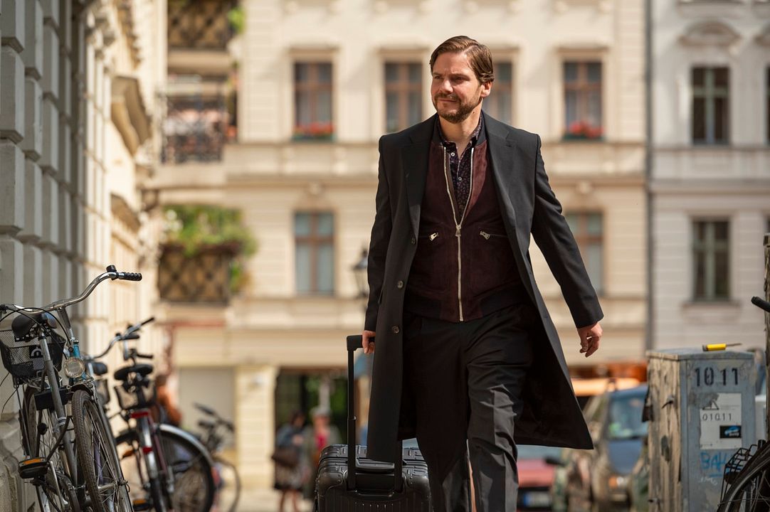 Nebenan : Bild Daniel Brühl