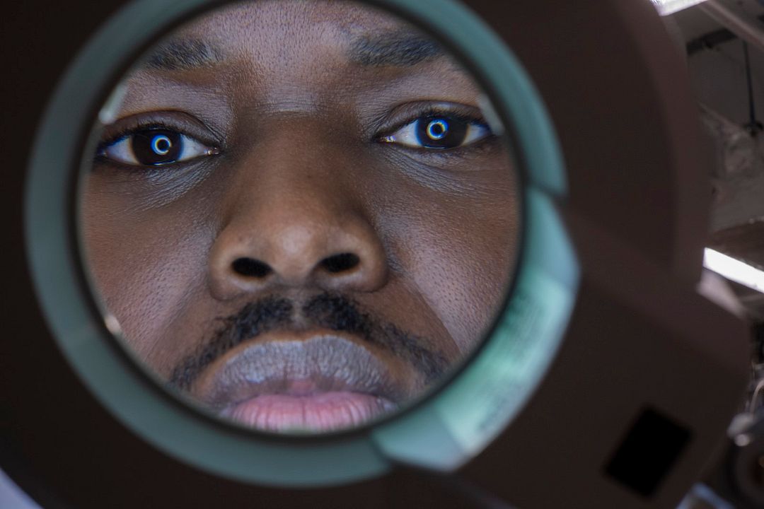 Death To 2021 : Bild Samson Kayo