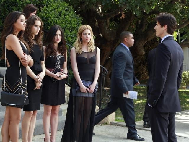 Pretty Little Liars : Bild Sean Faris, Ashley Benson, Troian Bellisario, Lucy Hale, Shay Mitchell