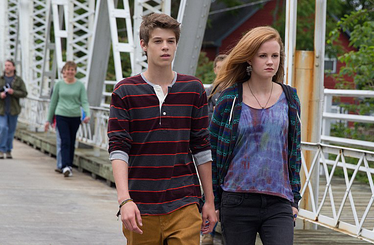 Under The Dome : Bild Colin Ford, Mackenzie Lintz