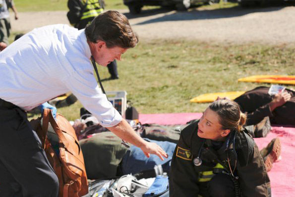 Chicago Fire : Bild Dylan Baker, Lauren German
