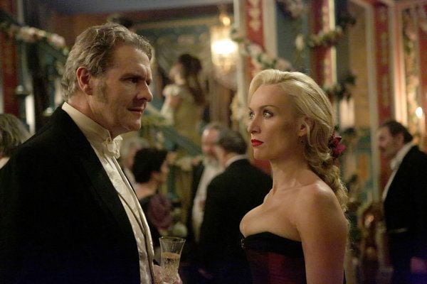 Dracula : Bild Robert Bathurst, Victoria Smurfit