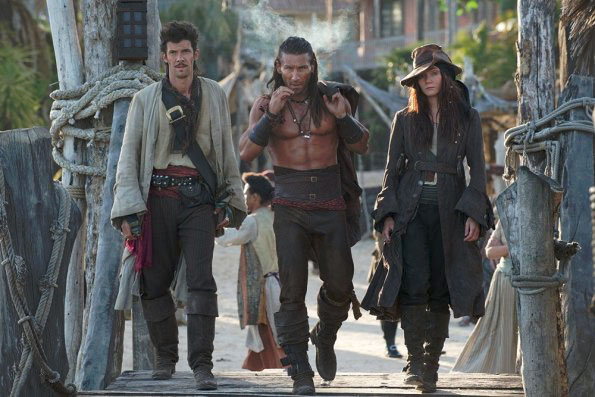 Bild Zach McGowan, Toby Schmitz, Clara Paget