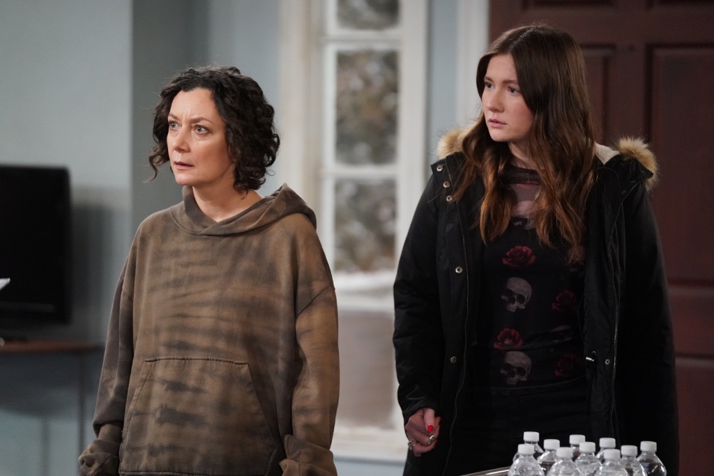 Die Conners : Bild Sara Gilbert, Emma Kenney