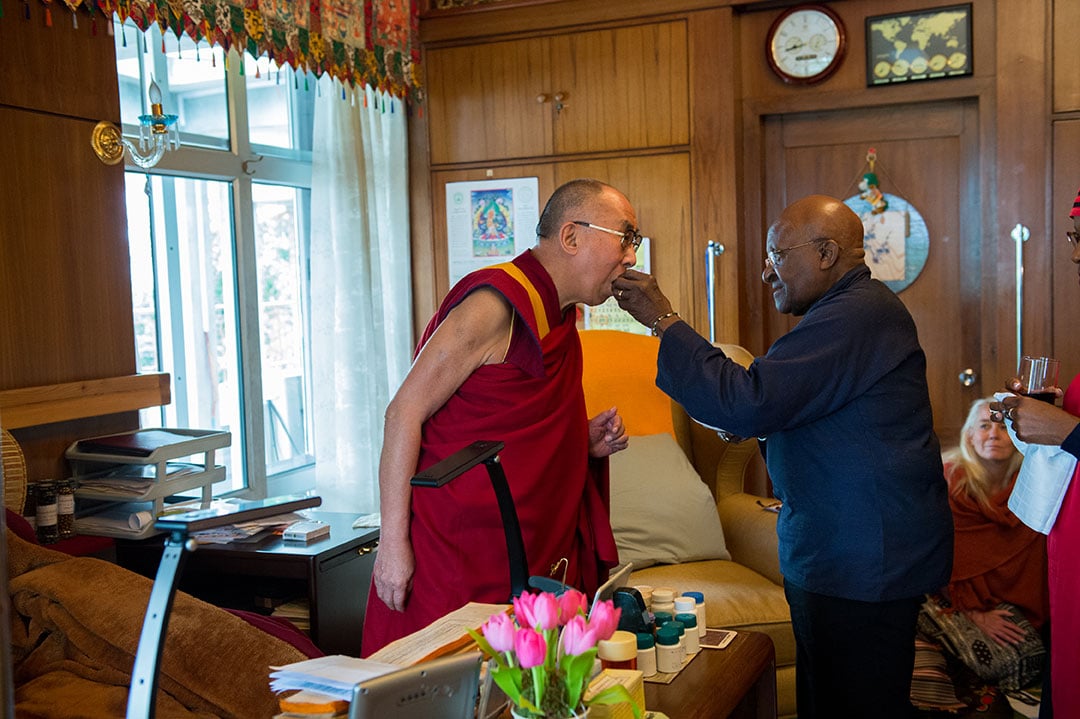 Mission: Joy - Zuversicht & Freude in bewegten Zeiten : Bild Dalaï Lama, Desmond Tutu