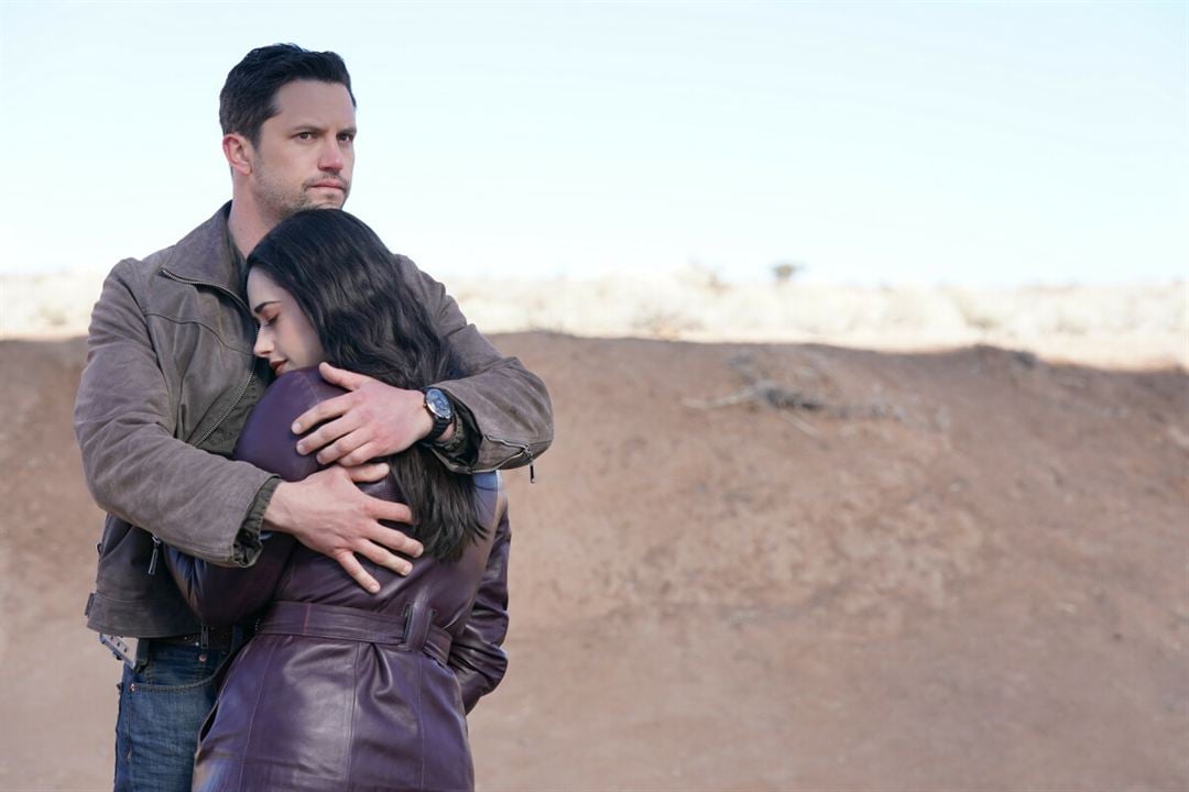 Roswell: New Mexico : Bild Nathan Parsons, Jeanine Mason