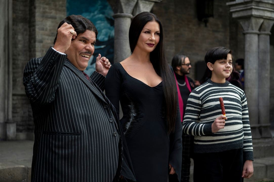 Bild Isaac Ordonez, Luis Guzmán, Catherine Zeta-Jones
