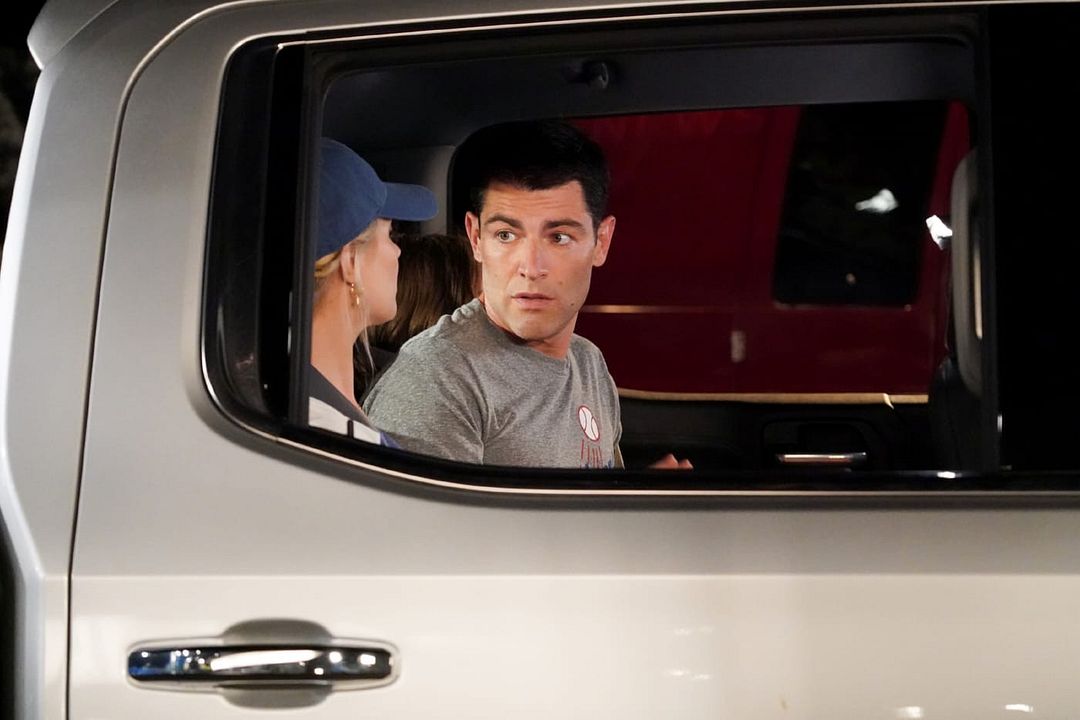 The Neighborhood : Bild Max Greenfield